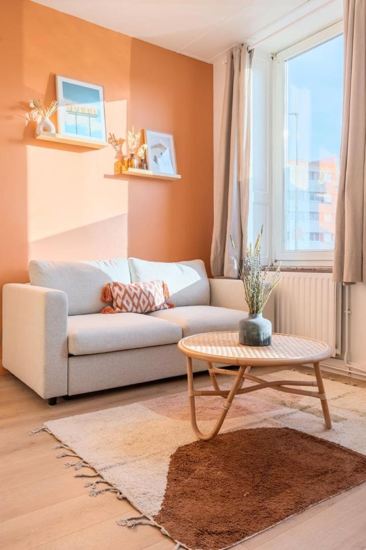 Hypercentre - Private Parking, Metro + Train 100m Apartment Tourcoing