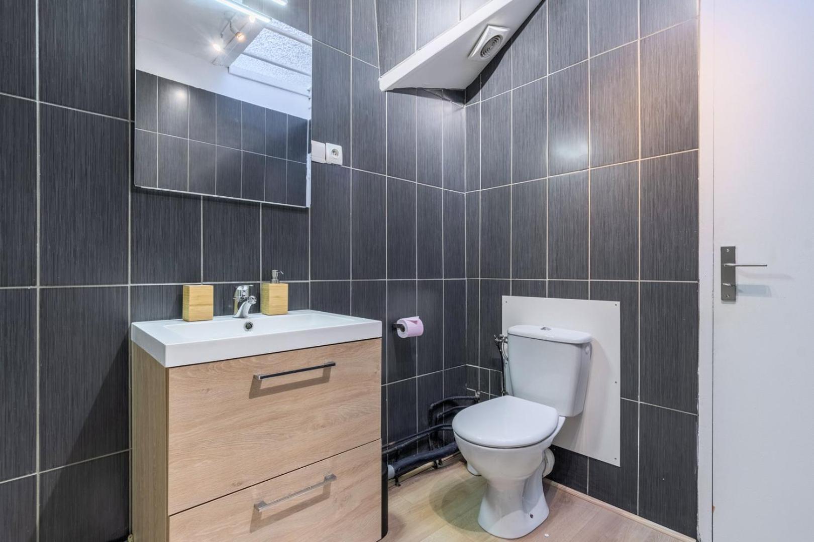 Hypercentre - Private Parking, Metro + Train 100m Apartment Tourcoing